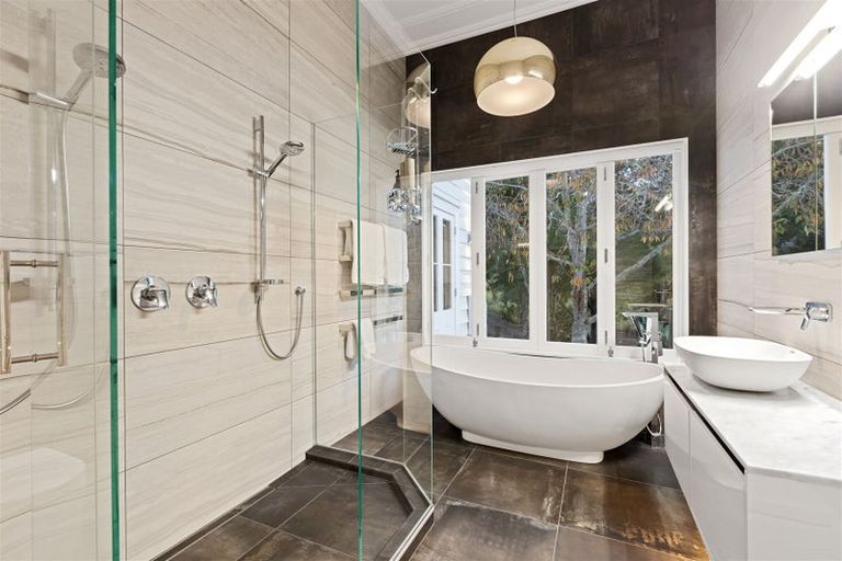 Photo of property in 340 Paremoremo Road, Paremoremo, Auckland, 0632