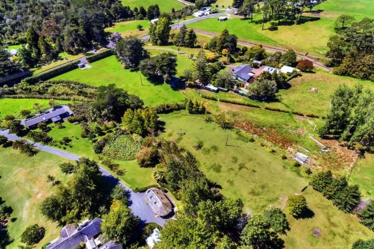 Photo of property in 132 Mahoenui Valley Road, Coatesville, 0793