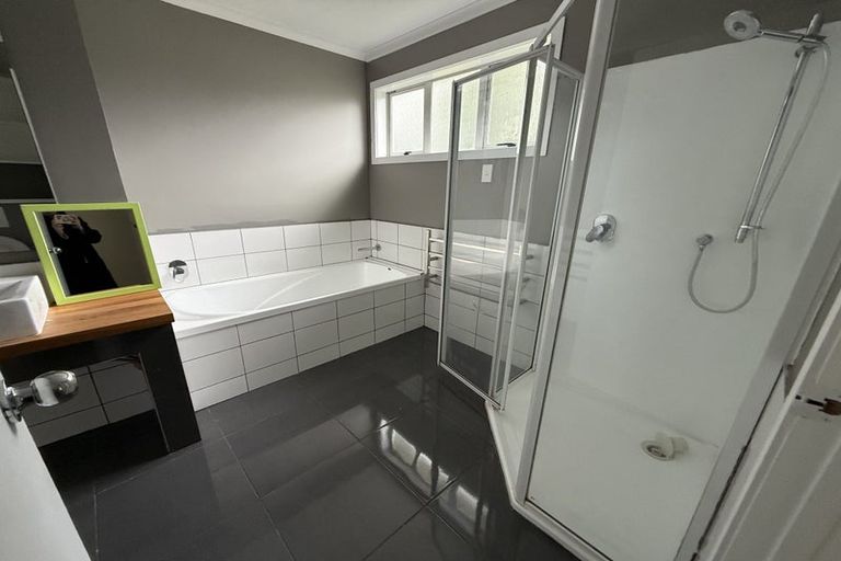 Photo of property in 32 Aliford Avenue, One Tree Hill, Auckland, 1061