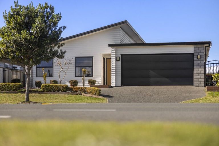 Photo of property in 79 Sandhurst Drive, Papamoa Beach, Papamoa, 3118