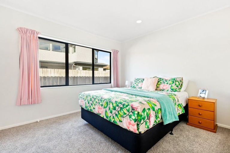 Photo of property in 30d Elizabeth Street, Orewa, 0931