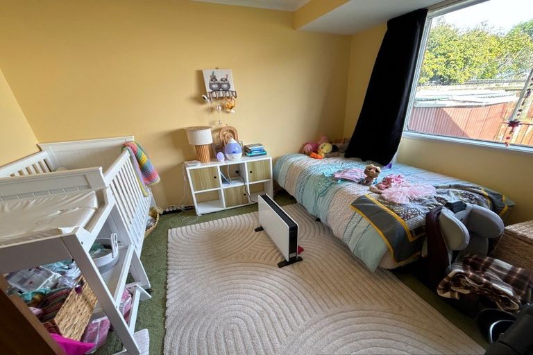 Photo of property in 77 Garreg Road, Bryndwr, Christchurch, 8052