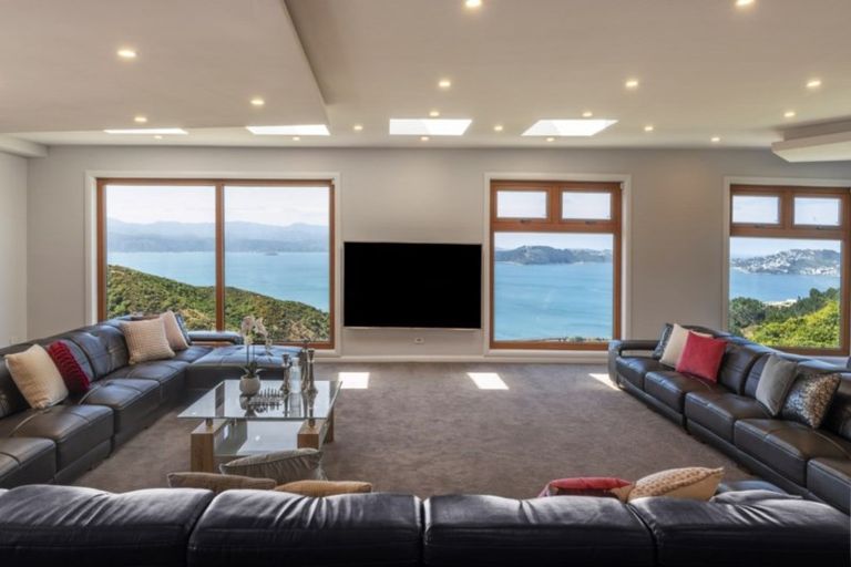 Photo of property in 35 Grumman Lane, Newlands, Wellington, 6037