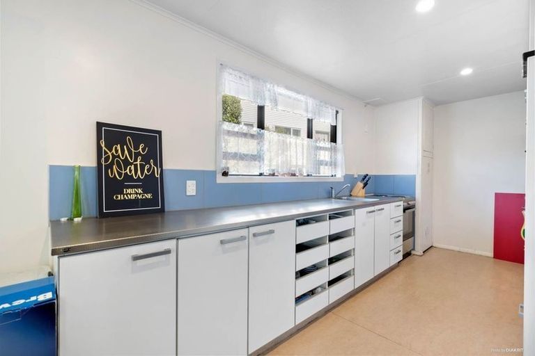 Photo of property in 8 Vickers Crescent, Mangere, Auckland, 2022