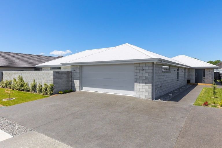Photo of property in 22 Rose Manor Drive, Springlands, Blenheim, 7201