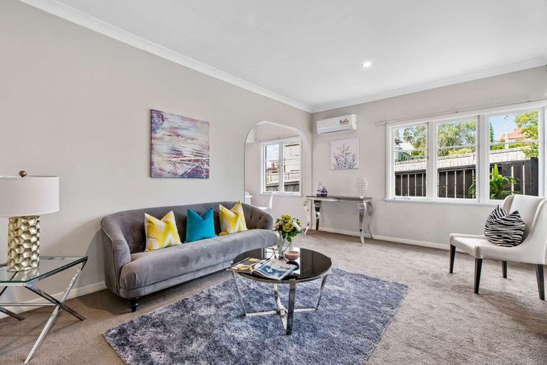 Photo of property in 1/46 West Coast Road, Glen Eden, Auckland, 0602