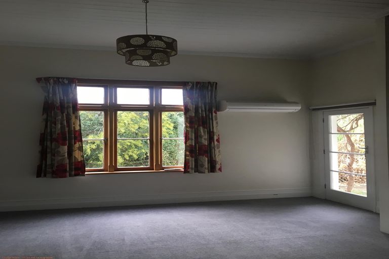 Photo of property in 52 Timaru Road, Waimate, 7924