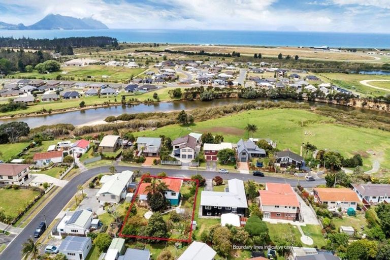 Photo of property in 12 Seaview Road, Ruakaka, 0116
