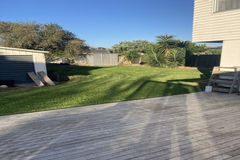 Photo of property in 112 Marne Road, Papakura, 2110