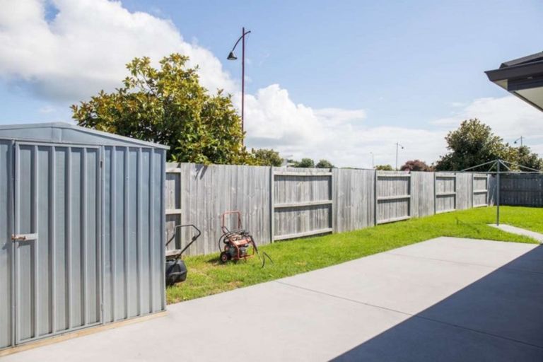 Photo of property in 1 Sando Way, One Tree Point, 0118