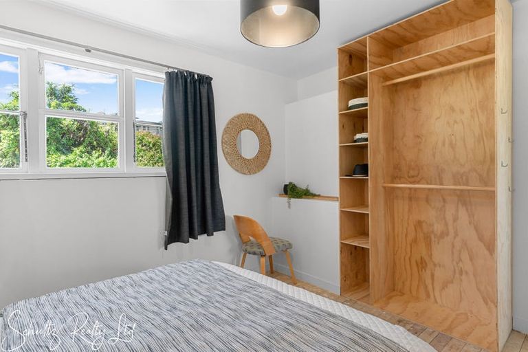 Photo of property in 19 Whaka Street, Maungaturoto, 0520