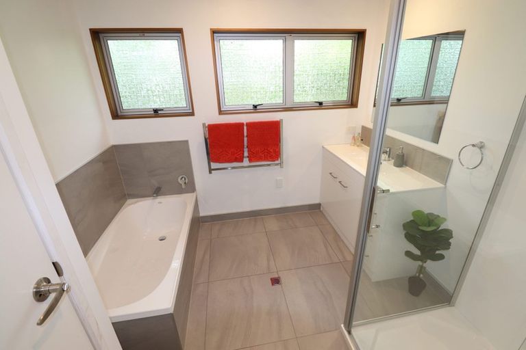 Photo of property in 15 Shearwater Street, One Tree Point, 0118