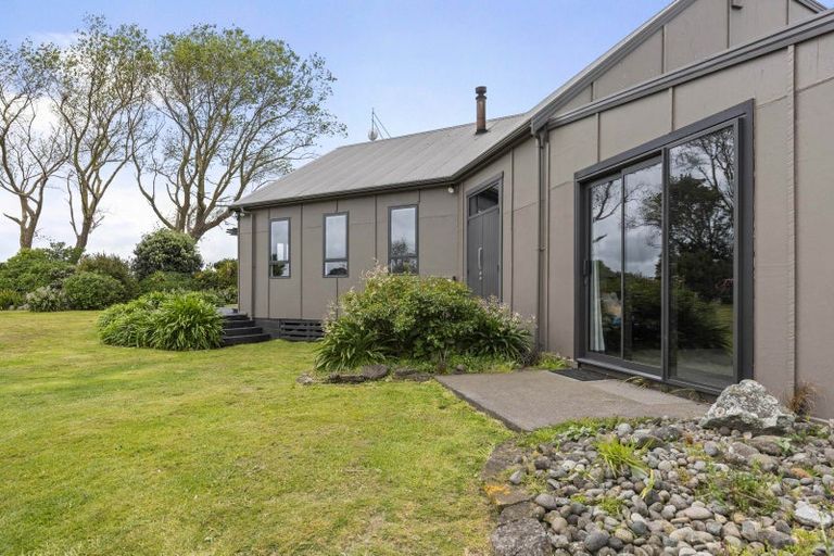 Photo of property in 20 Kiri Road, Te Kiri, Opunake, 4682