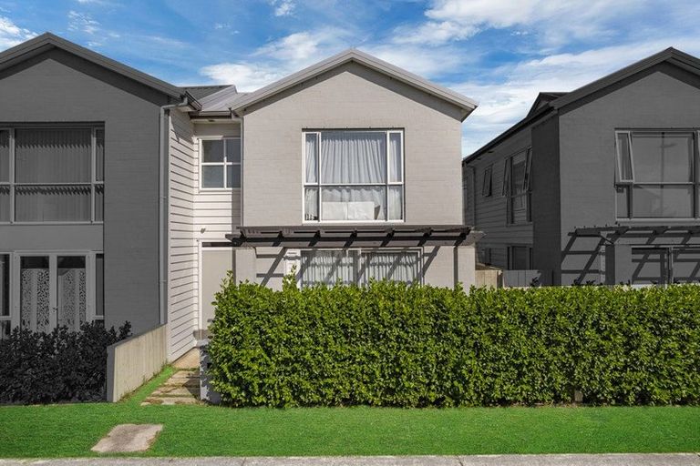 Photo of property in 6 Treestump Road, Takanini, 2112