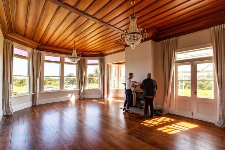 Photo of property in 111 Wharf Road, Clarks Beach, Pukekohe, 2679