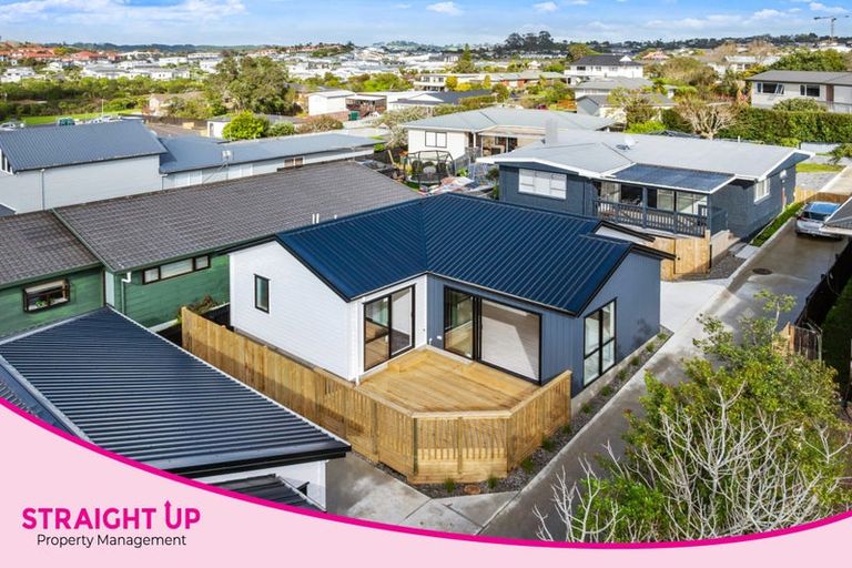 Photo of property in 19b Red Beach Road, Red Beach, 0932