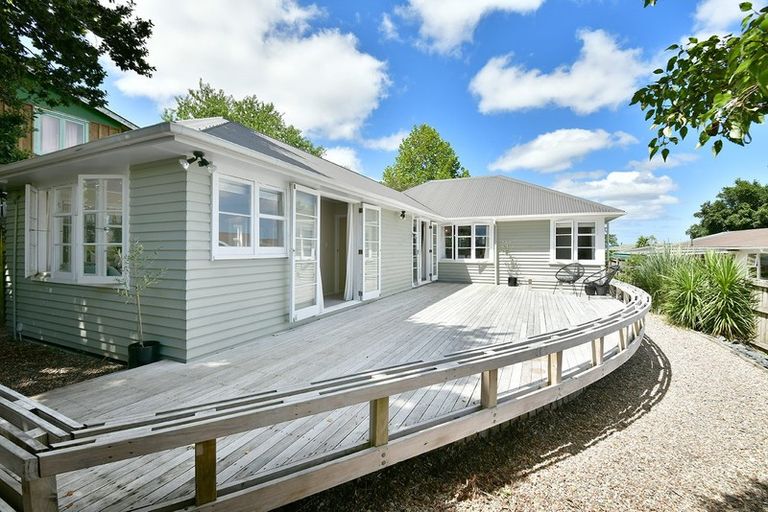 Photo of property in 25 Downer Street, Helensville, 0800