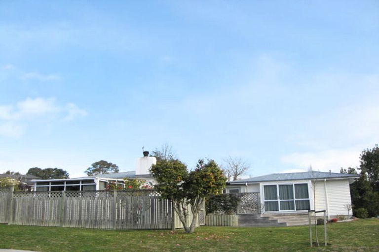Photo of property in 2 Selwyn Road, Havelock North, 4130
