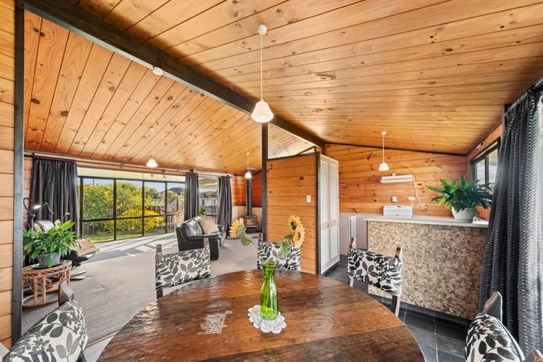 Photo of property in 2 Desmond Place, Bell Block, New Plymouth, 4312