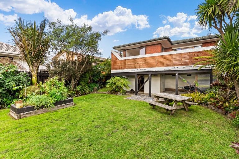 Photo of property in 2/6 Annette Avenue, Te Atatu South, Auckland, 0610