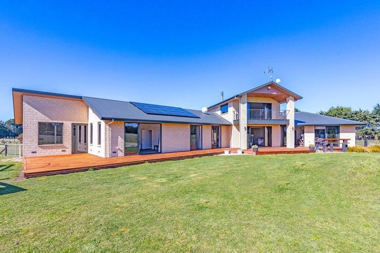 Photo of property in 120 Glews Road, Cust, Rangiora, 7471