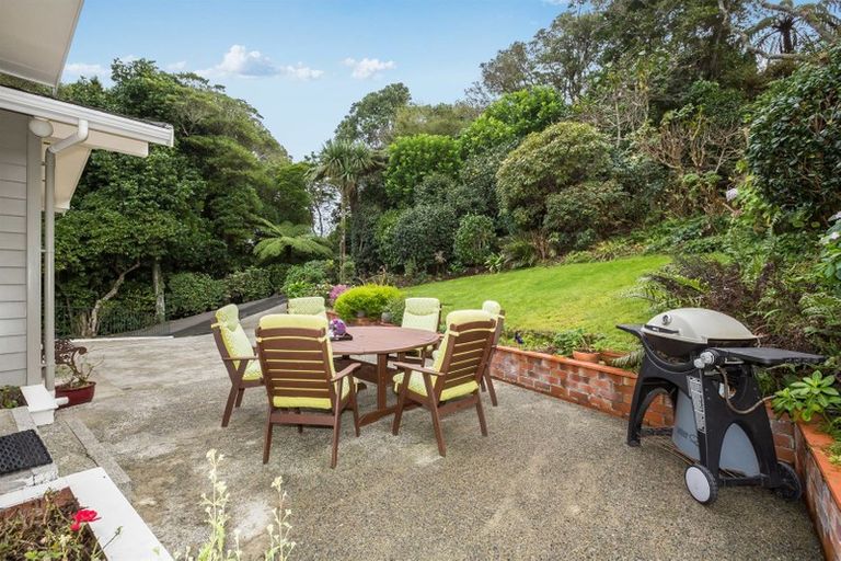 Photo of property in 3 Glentui Grove, Khandallah, Wellington, 6035