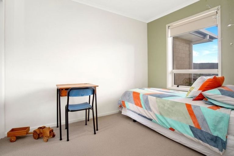 Photo of property in 197 Woodman Drive, Tawa, Wellington, 5028