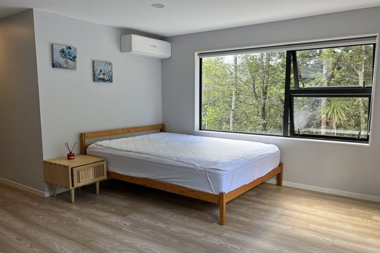 Photo of property in 18a Hazel Glen, Bayview, Auckland, 0629