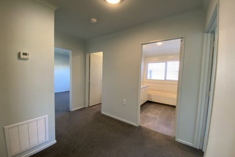 Photo of property in 165 Heta Road, Highlands Park, New Plymouth, 4312