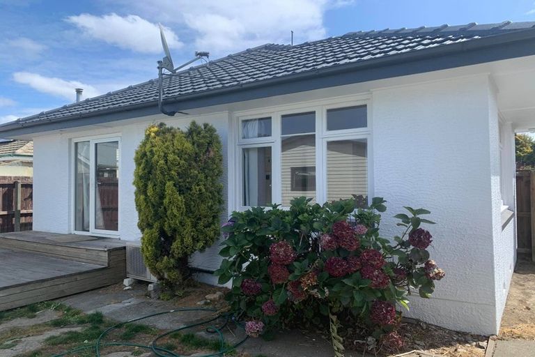 Photo of property in 18 Avonhead Road, Avonhead, Christchurch, 8042