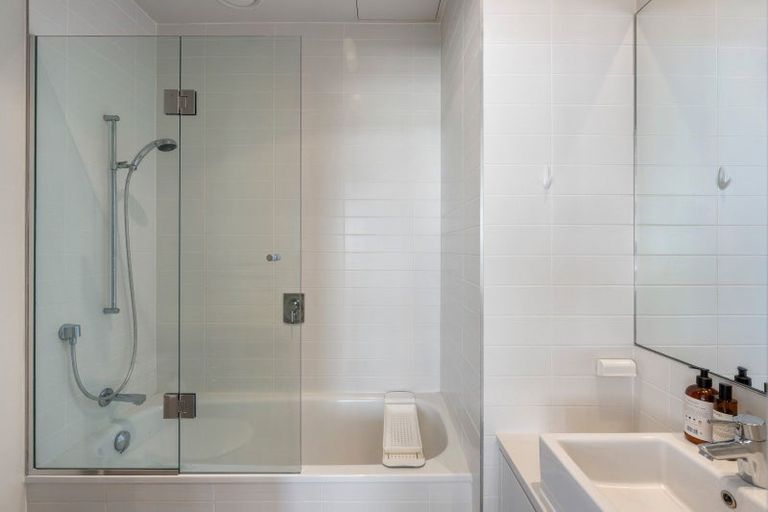 Photo of property in Sentinel Apartments, 806/3 Northcroft Street, Takapuna, Auckland, 0622
