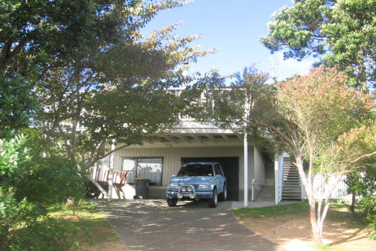 Photo of property in 11 Quinn Grove, Ranui, Porirua, 5024