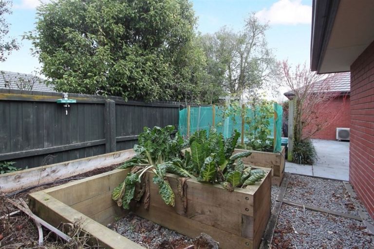 Photo of property in 6 Punga Lane, Parklands, Christchurch, 8083