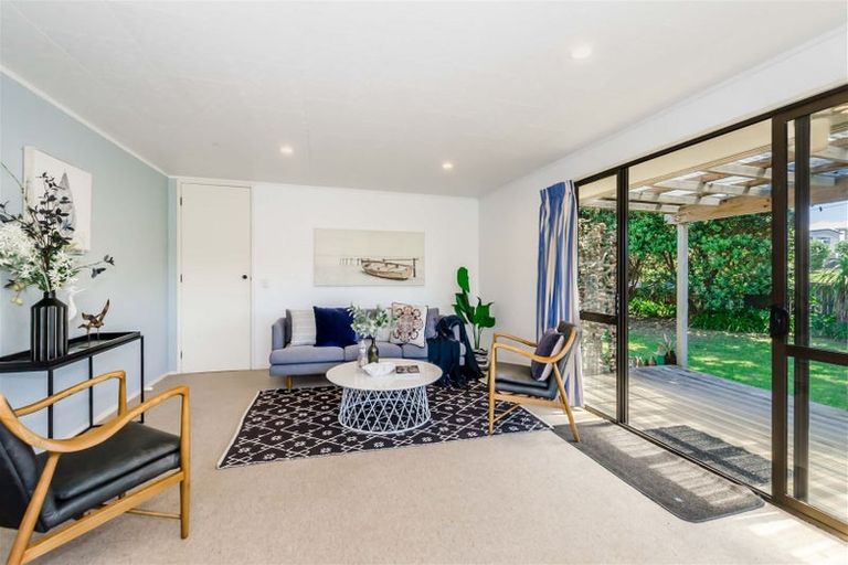 Photo of property in 128 Tutere Street, Waikanae Beach, Waikanae, 5036