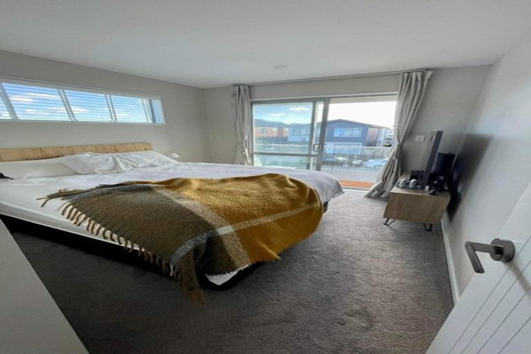 Photo of property in 5 Toanui Road, Hobsonville, Auckland, 0616