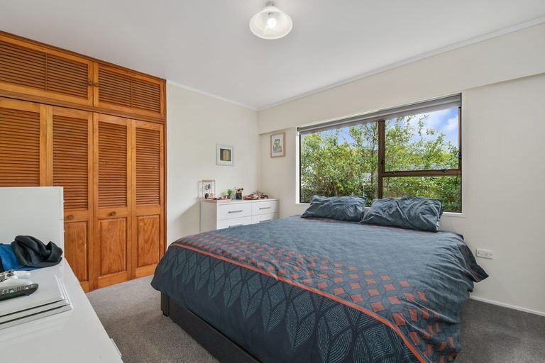 Photo of property in 1069 Scenic Drive North, Swanson, Auckland, 0816