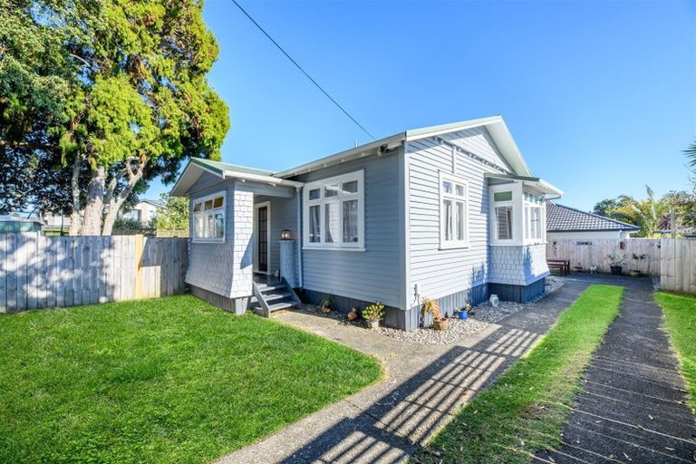 Photo of property in 67 Sturges Road, Henderson, Auckland, 0612