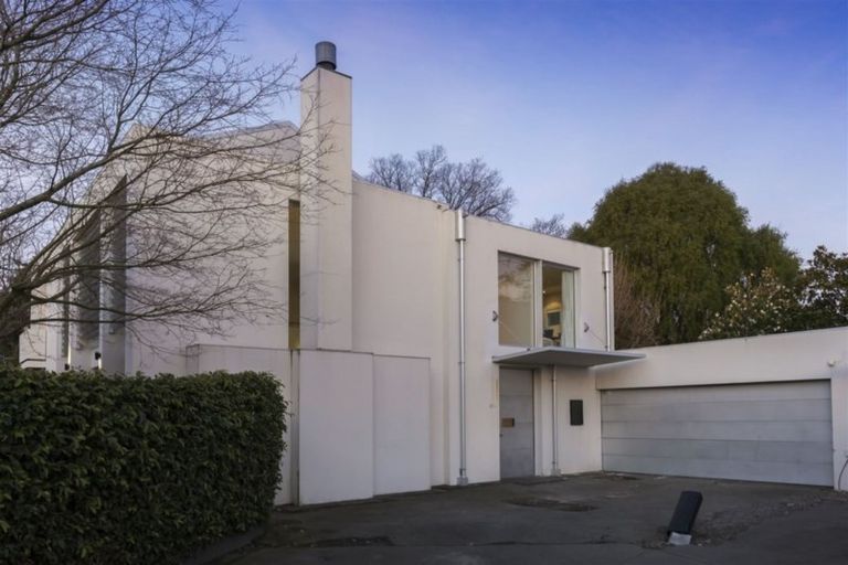 Photo of property in 100a Glandovey Road, Fendalton, Christchurch, 8052