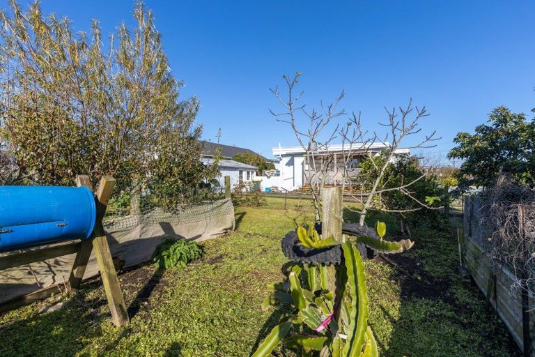 Photo of property in 52 Richmond Street, Waitara, 4320