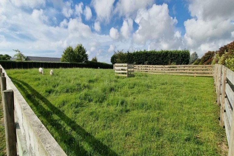 Photo of property in 9 Waipuna Grove, Levin, 5571