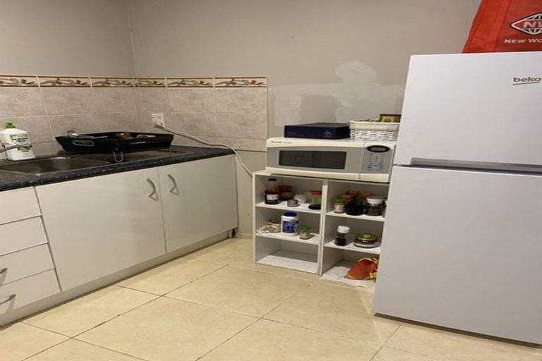 Photo of property in 5 Yarra Place, Botany Downs, Auckland, 2010