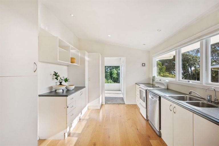 Photo of property in 1 Jacaranda Avenue, Beach Haven, Auckland, 0626