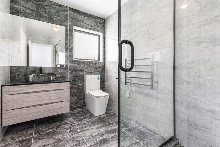 Photo of property in 84 Godley Road, Green Bay, Auckland, 0604