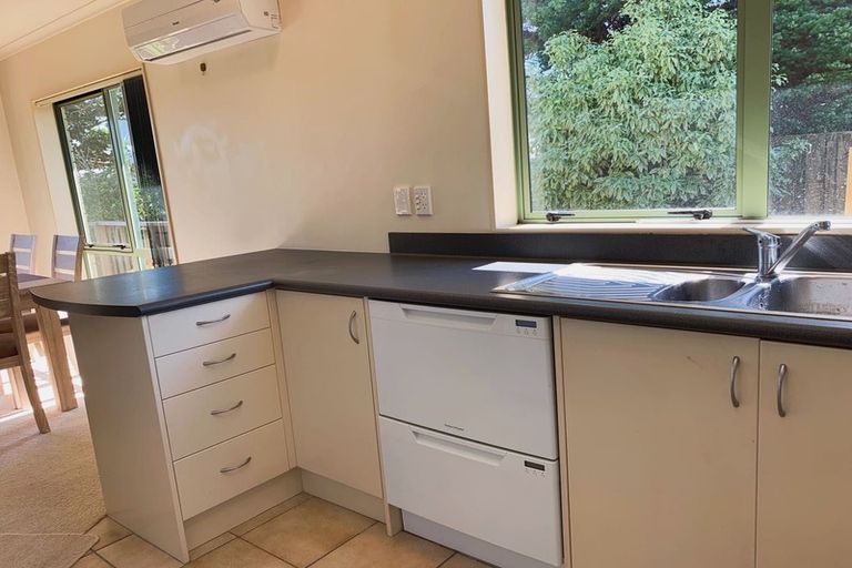 Photo of property in 72a Hepburn Road, Glendene, Auckland, 0602