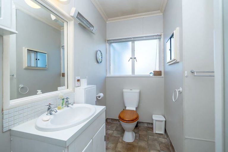 Photo of property in 11 Kenward Crescent, Featherston, 5710