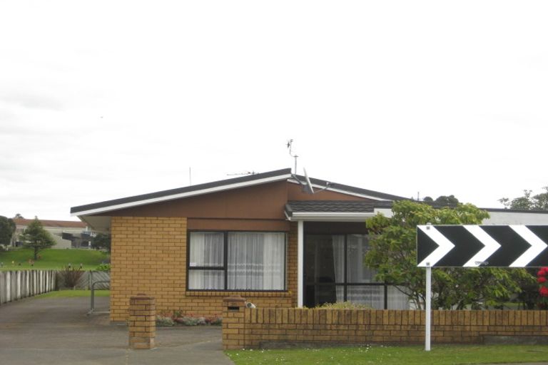 Photo of property in 1/38 Waimea Street, Westown, New Plymouth, 4310