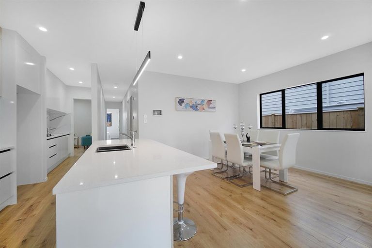 Photo of property in 61 Drumbuoy Drive, Flat Bush, Auckland, 2019