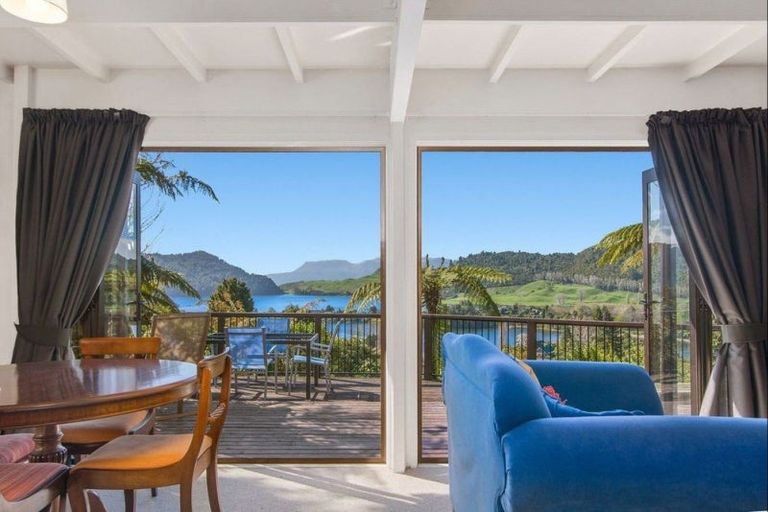 Photo of property in 3 Ridge Road, Lake Okareka, Rotorua, 3076