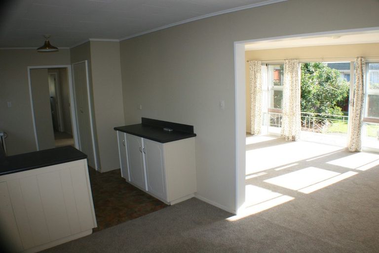 Photo of property in 15 Skerrett Crescent, Tamatea, Napier, 4112