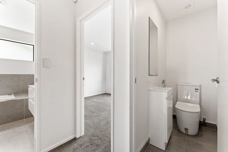 Photo of property in 10 Toia Lane, Silverdale, 0932